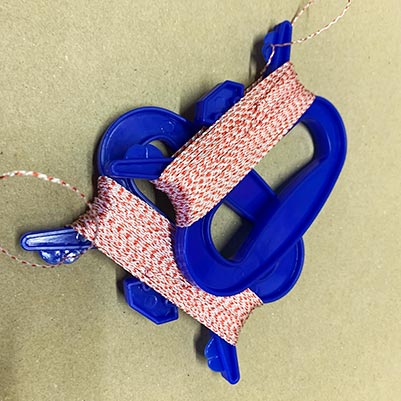 50lb breaking strain kite line on blue handles