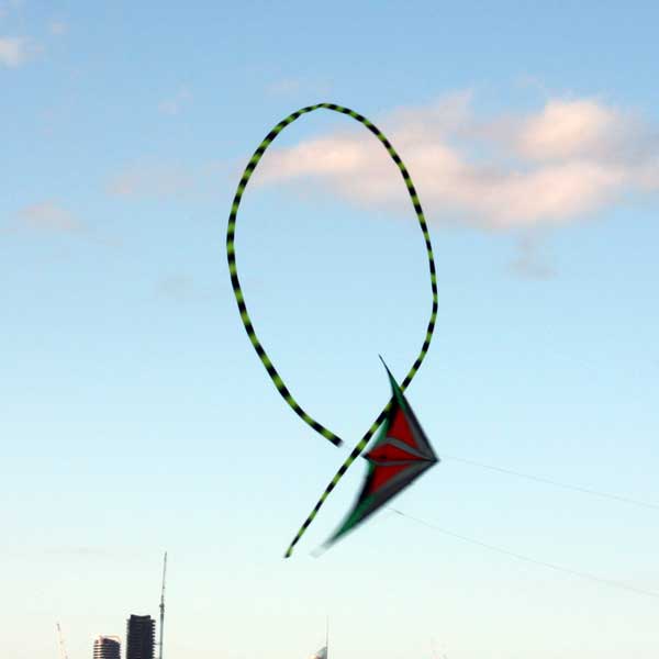 Tying the kont with a tubulat kite tail