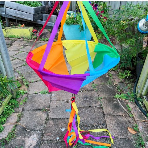 Bottom basket and tails of a jumbo spinning basket set