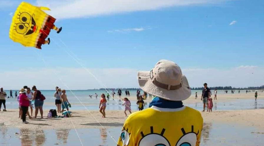 Roger Martin flying Spongebob quadline kite